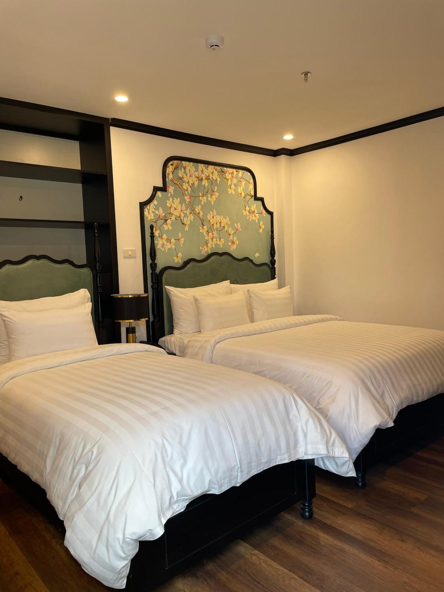 Aquarius Premium Hotel Hanoi Exterior photo