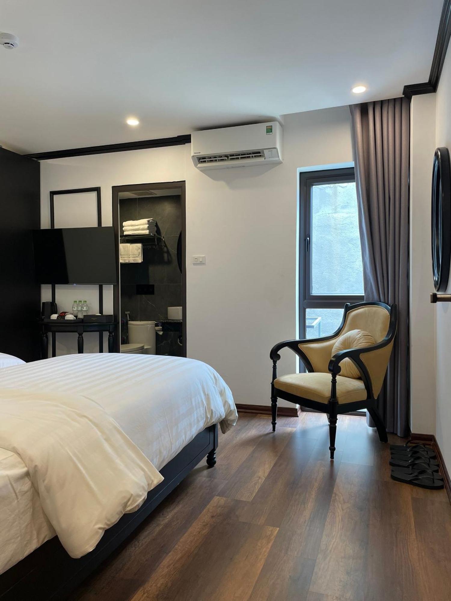 Aquarius Premium Hotel Hanoi Exterior photo